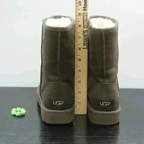 UGG Women’s Classic Brown Leather Boots - Picture 6 of 11